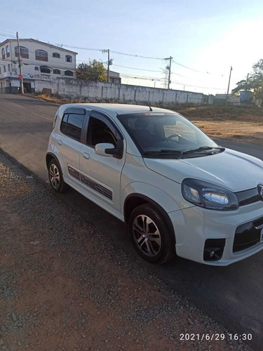 Imagem 12 de 15 de Fiat Uno 2016 1.4 Sporting Flex 5p