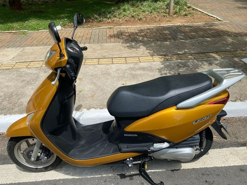 Imagem 1 de 11 de Honda Lead