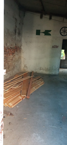 Casa Para Reciclar Con Gran Terreno Y Mucho Potencial En El Centro De Carmelo