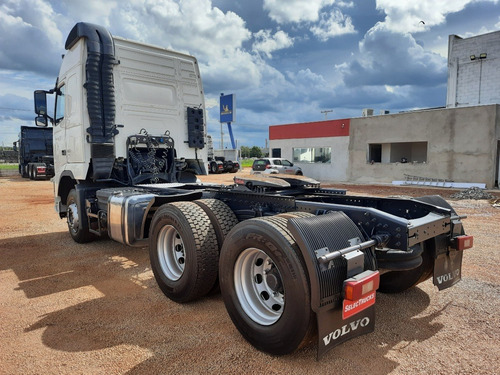 Imagem 6 de 17 de Volvo Fh 460 6x2 Globetrotter Branco