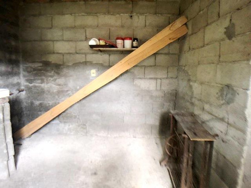 Terreno De 600 M2 En Venta Con Casa A Terminar Sobre Fernando J. Carballo