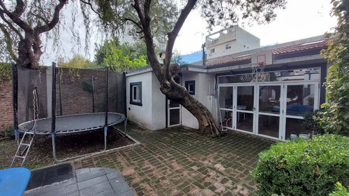 Casa En Venta 4 Ambientes Quilmes Pileta Quincho