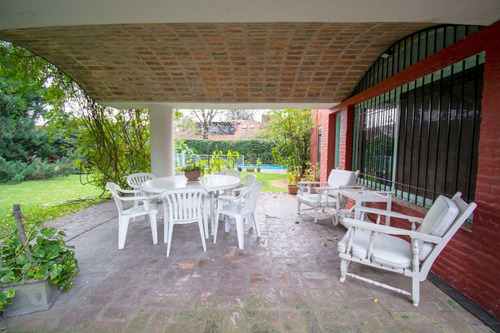 Venta Casa Barrio Santa Rita 6 Amb Lote 1100 M2