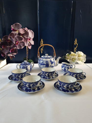 Juego De Te En Porcelana Japonesa Azul Y Blanco Azul Oriental (Usado)