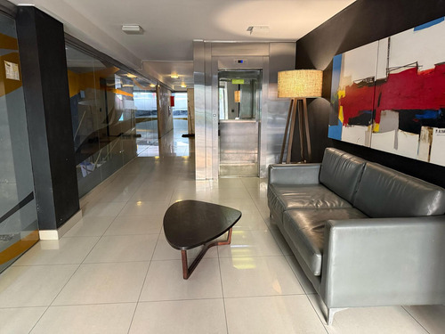Departamento En Venta En Nueva Córdoba, 1 Dormitorio Con Balcón, Apto Credito, Desocupado