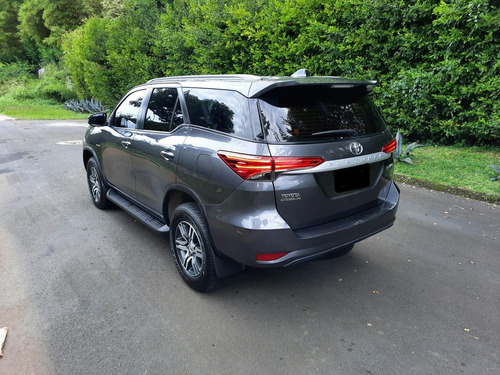 Toyota Fortuner 2.4 Sw4 Street 4x2
