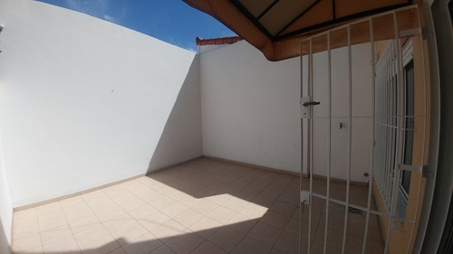 Departamento En Venta En Wilde Centro Con Patio Con Cochera