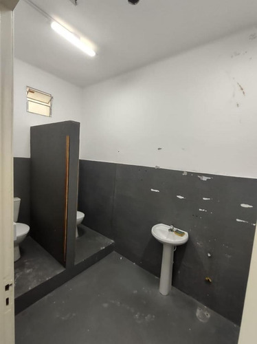Área Comercial, 450 M2, 3 Garagens.