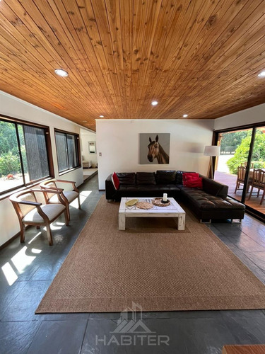 Casa En Arriendo De 4 Dorm. En Pucón