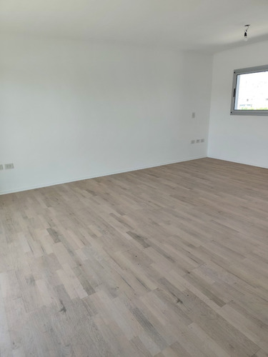 Oficina A Estrenar En Venta, La Plata, 57 Y 8