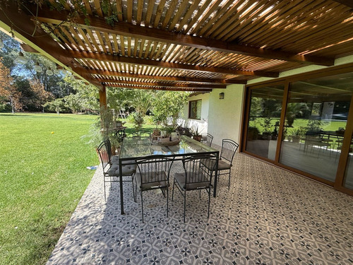 Linda Casa En Parcela Estilo Chileno 5d, 3b Buenos Accesos