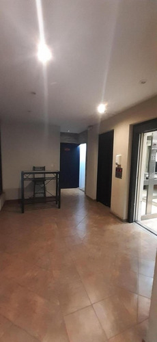 Imagen 3 de 10 de Venta Oficina O Consultorio 4 Amb - Zona Abasto *retasado*