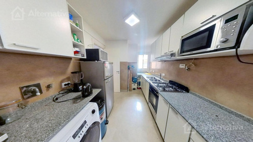 Venta Depto 3 Amb Al Frente En 7mo Piso, Super Luminoso Y Amplio