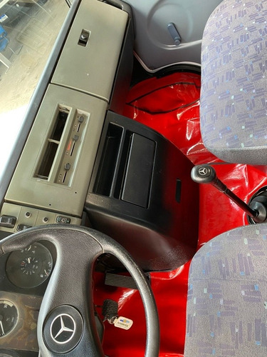 Imagem 6 de 11 de Mercedes 710