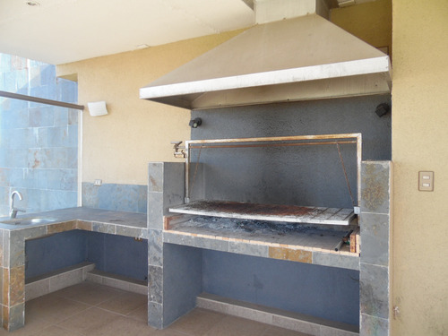 Oportunidad De Venta En Valle Blanco Oriente, Del Departame