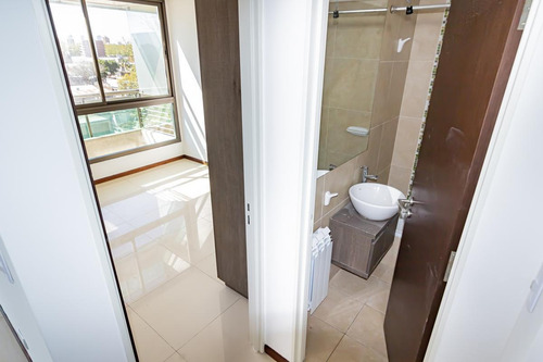 Imagen 15 de 24 de Av Pellegrini 3709 Torre 3 04 09