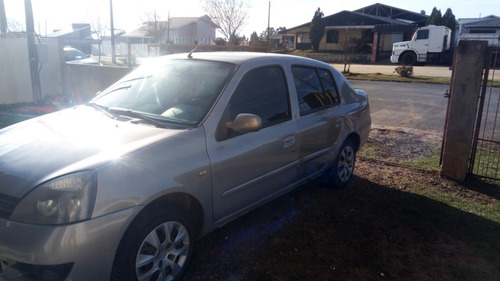Clio Sedan Completo