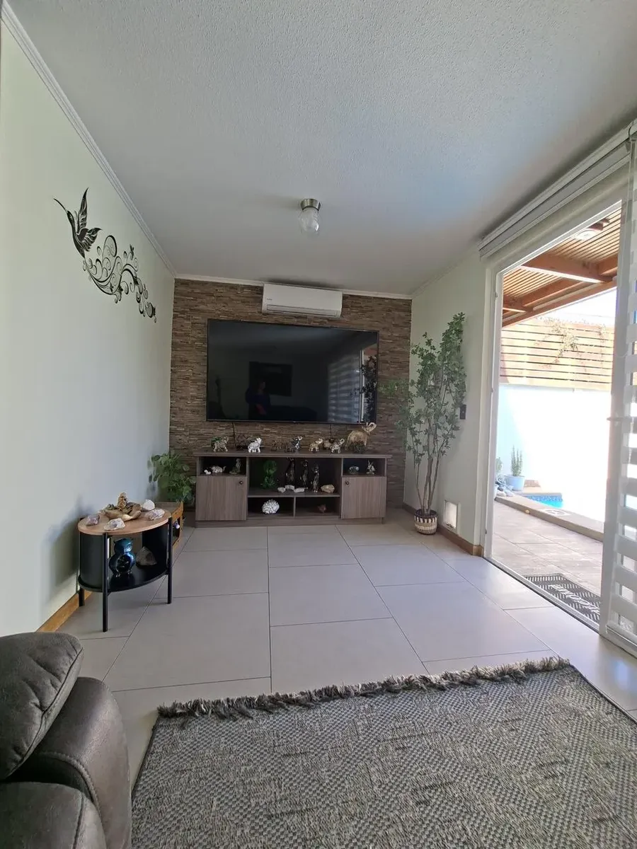 Imagen 1 de 20 de Casa De 2 Pisos Con Piscina En Condominio Padre Hurtado