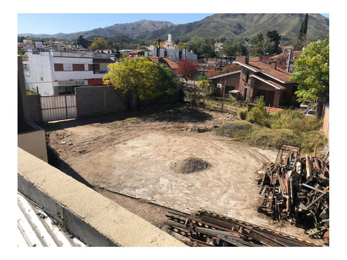 Terreno En Venta En La Falda,  Barrio Centro