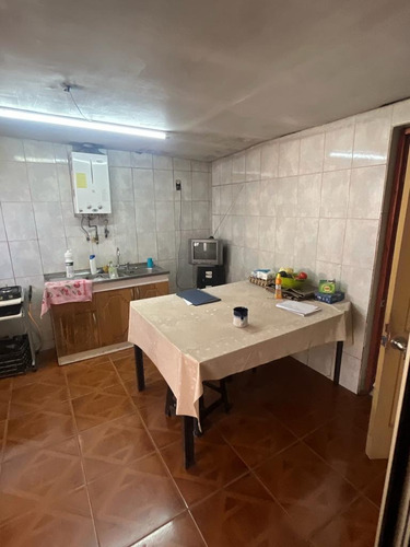 Casa Con Ampliaciones Regularizadas, Metro La Cisterna.
