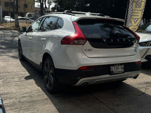 Volvo V40 T5 Cross Country 2014