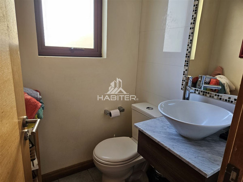 Casa En Venta De 4 Dorm. En Talca