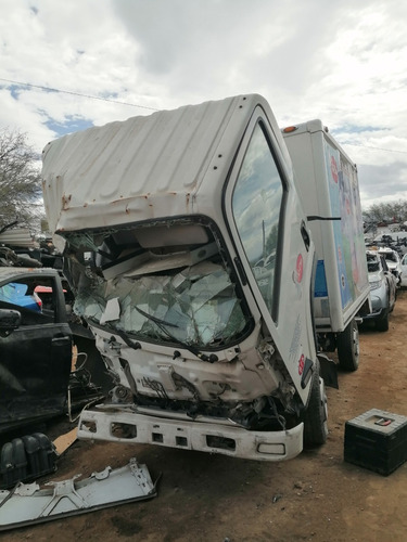 Imagen 1 de 10 de Desarmo Isuzu Elf 200 Año 2015 Solo Por Partes