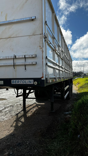 Semi Reboque Bertolini Graneleiro 3 Eixos