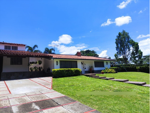 Hermosa Casa En Venta Urb. Colinas De Guataparo, Valencia Edo. Carabobo.