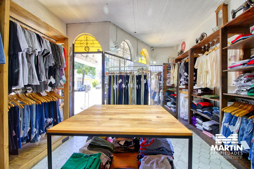 Local En Venta En Martinez. Calle Comercial.
