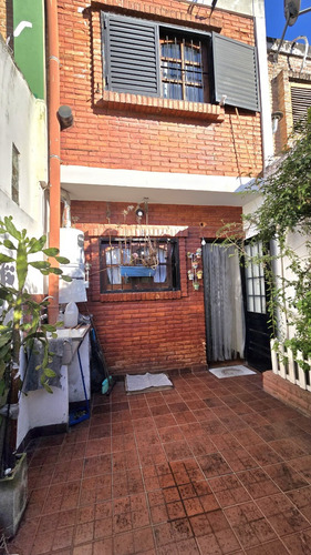 Triplex En Venta 3 Ambientes Con Cochera,isidro Casanova.