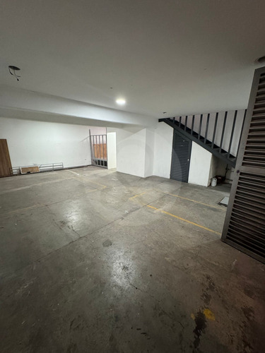 Edificio En Venta En Viveros De La Loma