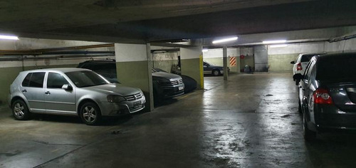 Imagen 2 de 5 de Cochera Fija Cubierta En Planta Baja, Sin Rampa Ni Elevadores! - Barrio Norte