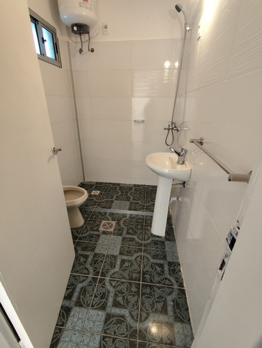 Santa Lucia Y S Quintín Amplio 2 Dorm Balcon $ 25000 Gt 2300