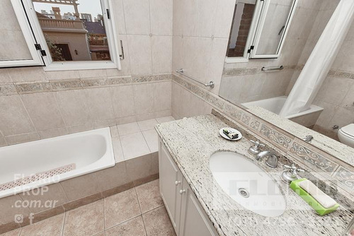 Imagen 28 de 30 de Casa En Venta En Martinez Calle Aristobulo Del Valle 200 Con Quincho Y Jardín
