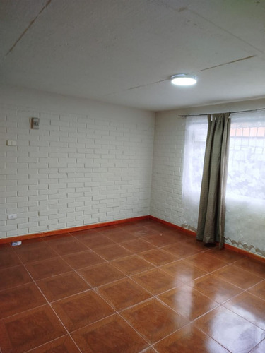 Departamento En Venta De 2 Dorm. En El Bosque