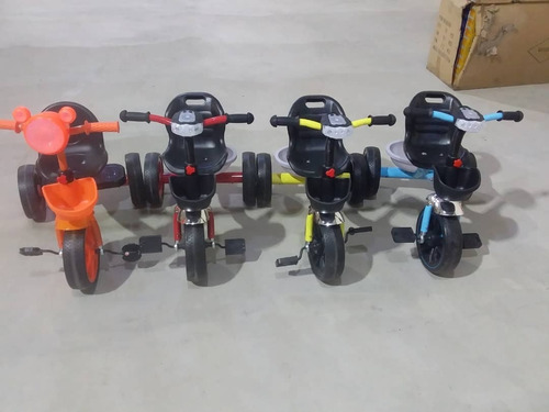 Imagen 1 de 7 de Triciclos De Metal Infantil Con Luces Y Música Ofertas