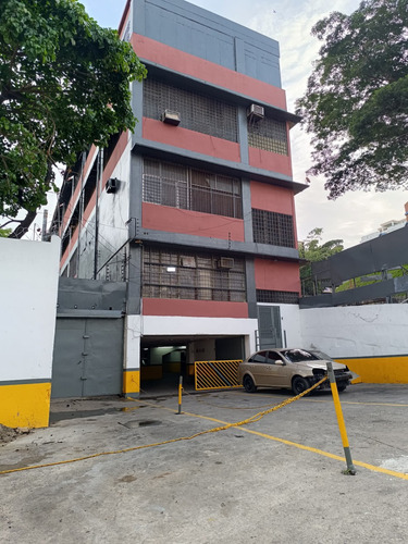 Se Vende Edificio Industrial, En Petare. Nc