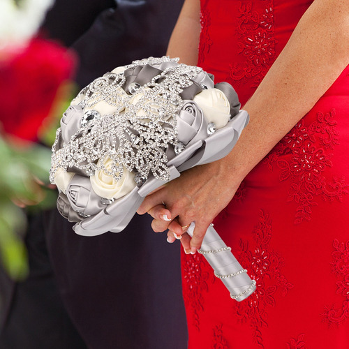 Imagen 4 de 9 de Ramo De Flores Artificiales Para Boda, Novia, Dama De Honor