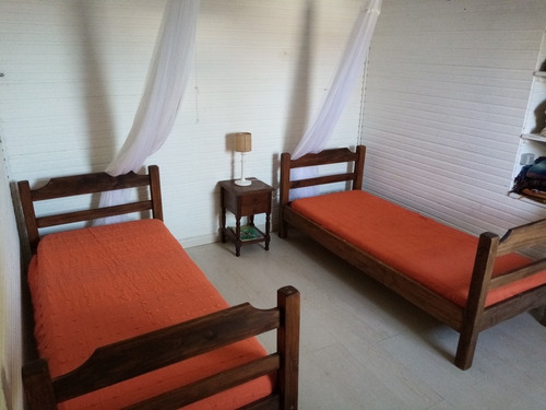 Imagen 12 de 13 de Hermosa Y Cómoda Casa Preparada Para El Descanso. Libre A Partir Del 18 De Enero. Alquiler Mínimo 6 Noches. Preparada Para 5 Personas, Admite Mascotas. Zona Muy Segura.