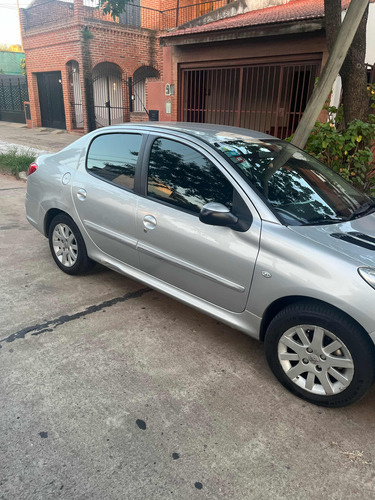 Peugeot 207 1.4 Sedan Feline Hdi 70cv