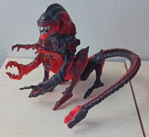 Figura Aliens Killer Crab Red Xenomorph Incompleto (Usado)