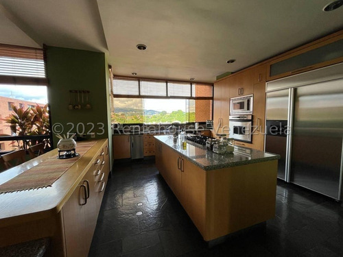 615m2 En Venta,pent House, Urb. Valle Arriba, 4hab,6ba, 6est, Amoblado, Piscina, Cancha Tenis, Zona Exclusiva Y Segura., Mls#24-18462