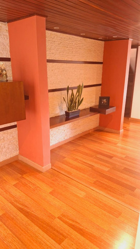 Vendo Apartamento Duplex Con Espectacular Vista De 360m2 Y Listo Para Habitar Ubicado En La Tahona, Conjunto Residencial Privado. Amplia Salsa, Comedor, Cocina Remodelada Y Equipada Zhernandez