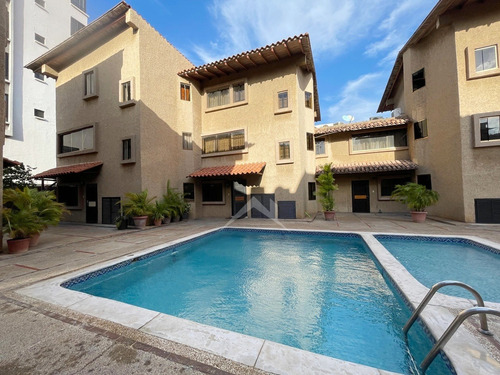 Home24 Pelicano Vende Hermoso Town House En El Cr La Trinidad. Lecheria