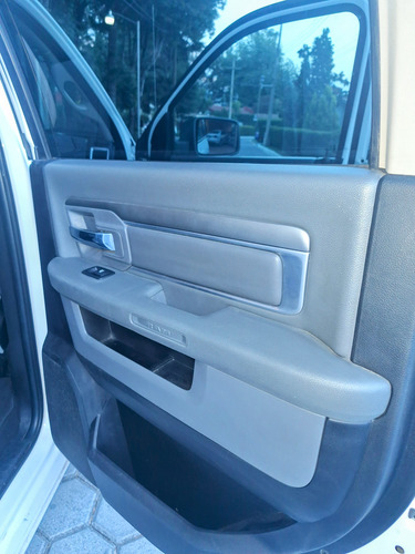 Dodge Ram 1500 Crew Cab V6 4x2 Trabajo