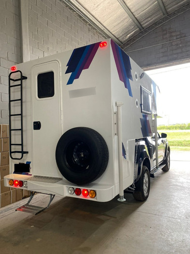 Camper Ag-240 Sobre Renault Alaskan - Silfred Motorhome