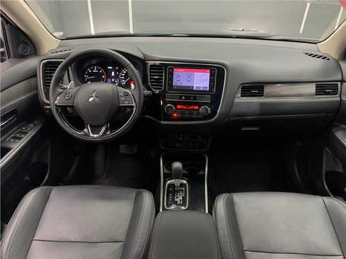 Mitsubishi Outlander 2.2 MIVEC DI-D DIESEL HPE-S AWD AUTOMÁTICO