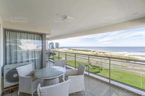 Apartamento En Brava, 3 Dormitorios *