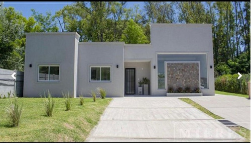 Casa En Venta En Los Arces- La Cañada